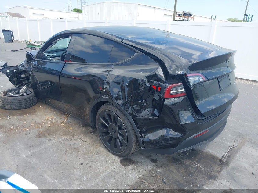 2022 Tesla Model Y Long Range Dual Motor All-Wheel Drive