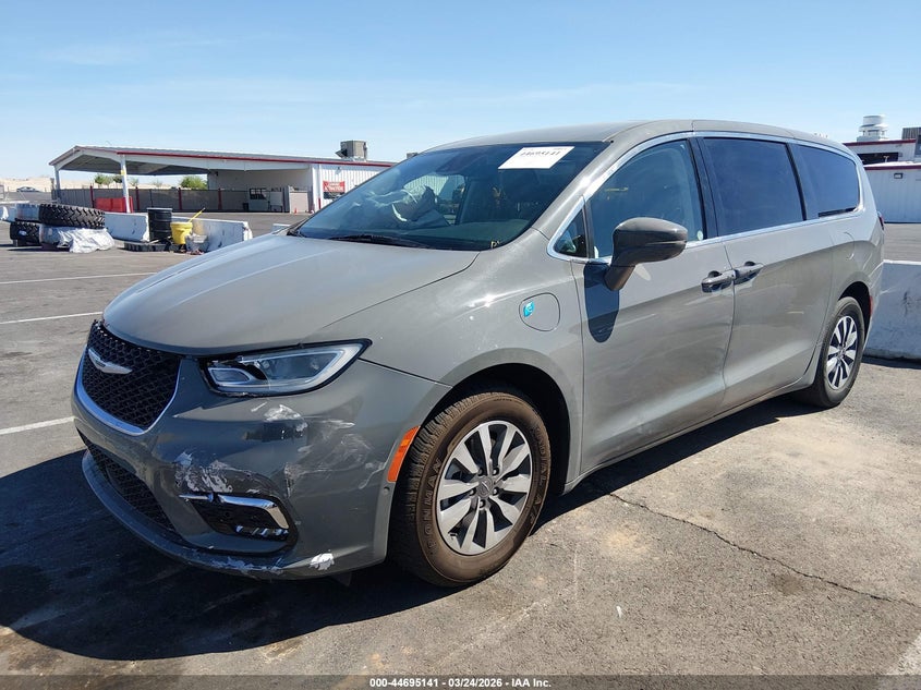 2022 Chrysler Pacifica Hybrid Touring L