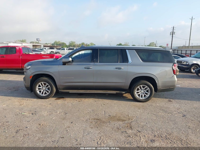 2021 Chevrolet Suburban 2Wd Lt VIN: 1GNSCCKD1MR333723 Lot: 44695198