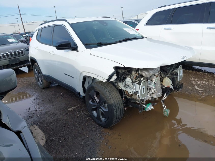 2022 Jeep Compass Latitude Lux 4X4