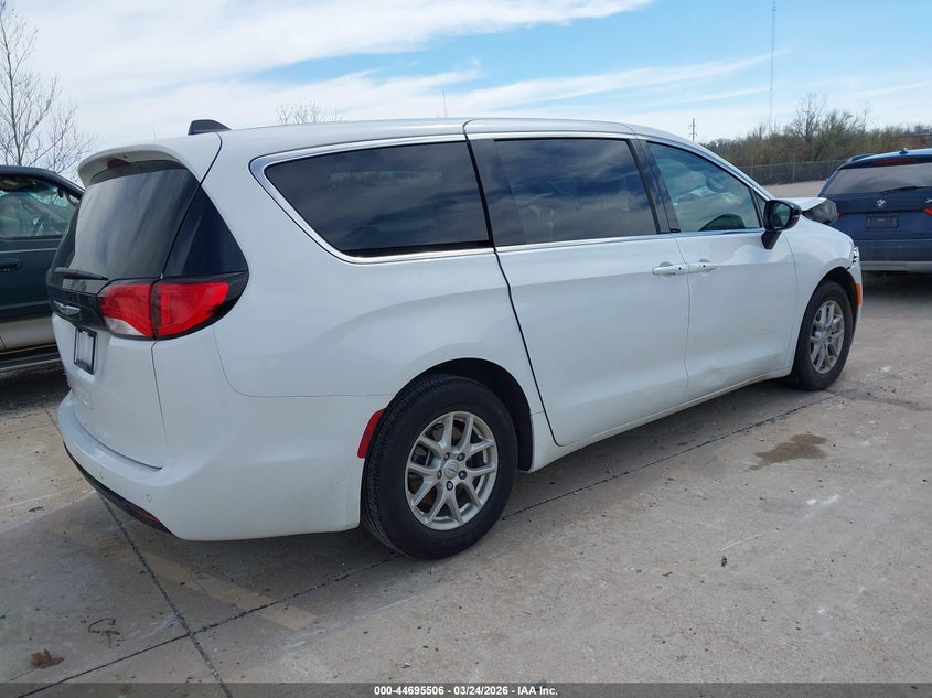 Vin: 2c4rc1cg8sr611173, lot: 45192623, chrysler voyager lx 20254