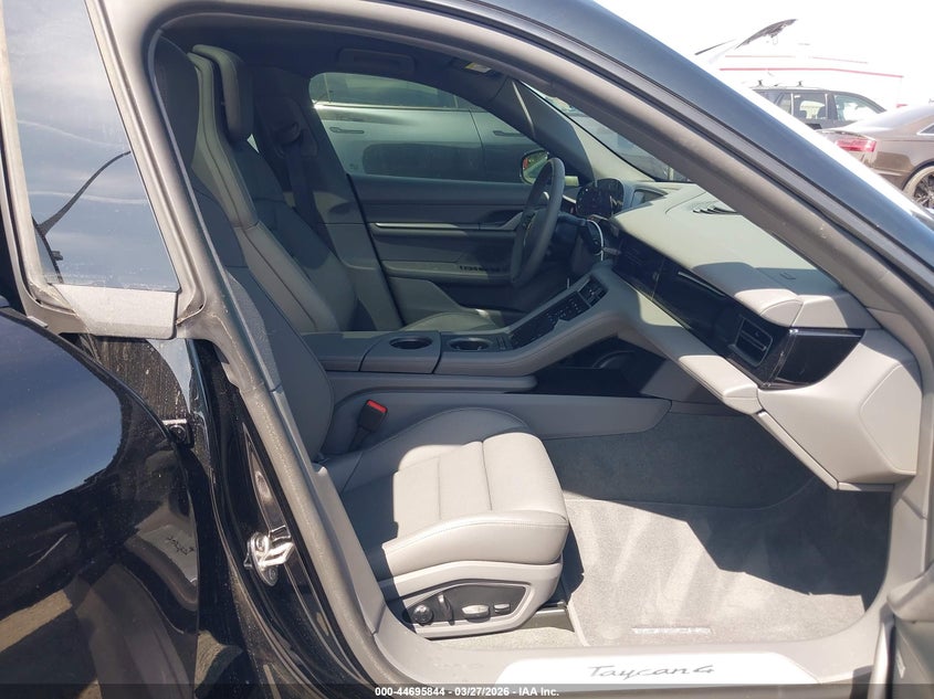 2026 Porsche Taycan 4/4 Black Edition/Black Edition