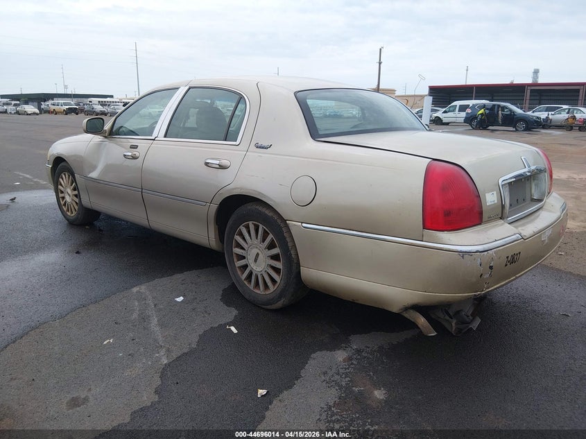 Vin: 2lnbl8cv0ax618861, lot: 45193131, lincoln town car 20103