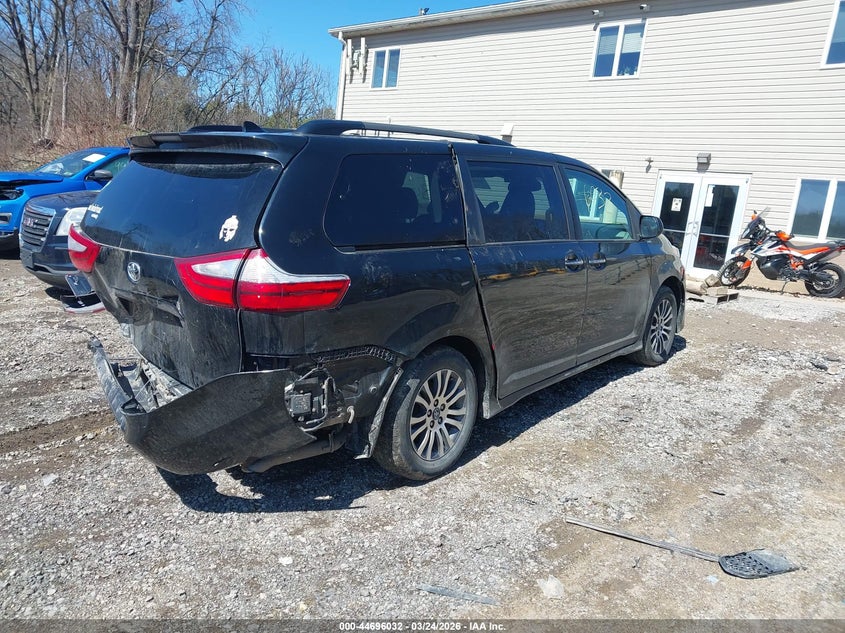2018 Toyota Sienna Xle 8 Passenger