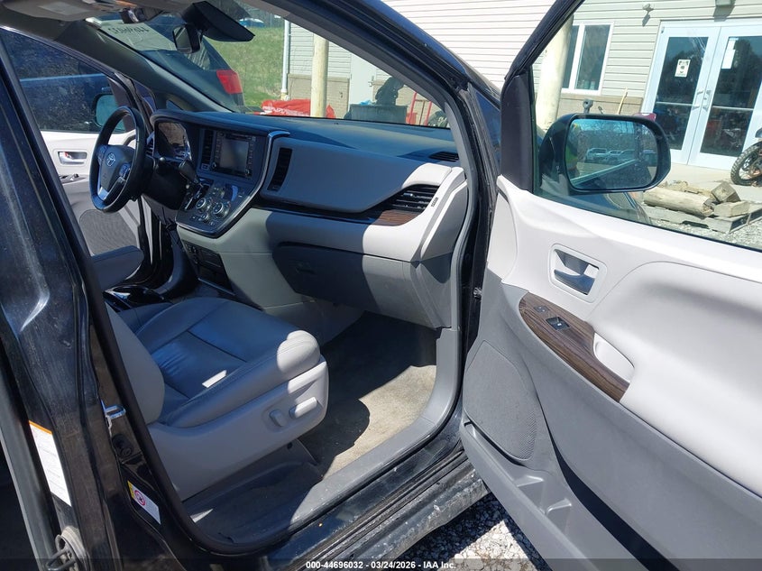 2018 Toyota Sienna Xle 8 Passenger