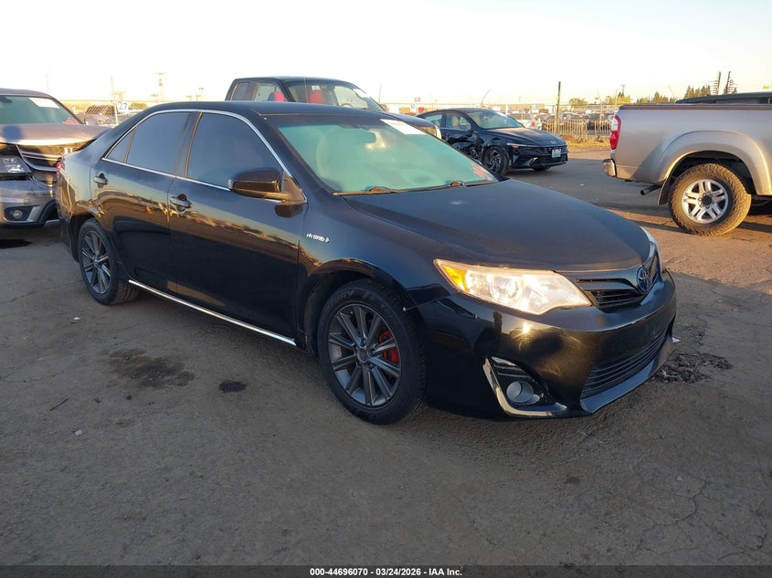 2014 TOYOTA CAMRY HYBRID XLE