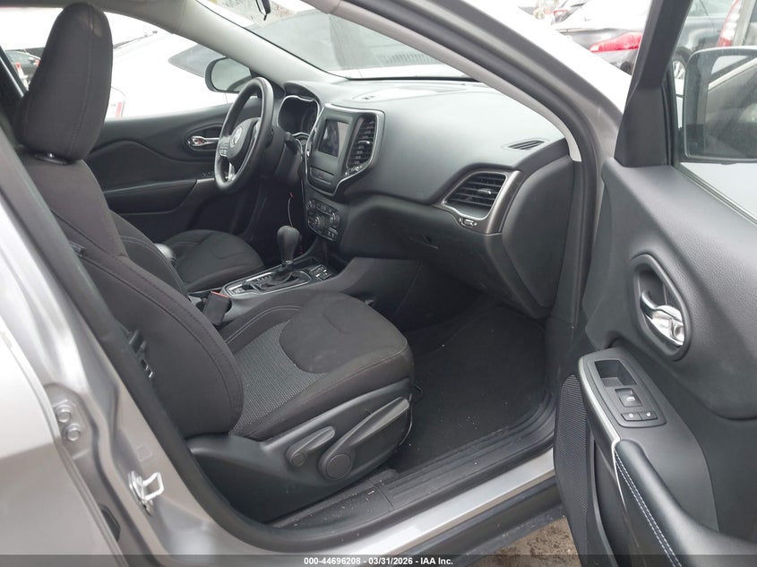2019 Jeep Cherokee Latitude Fwd
