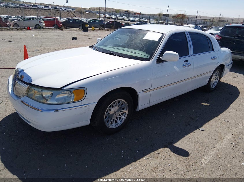 2001 Lincoln Town Car Executive
