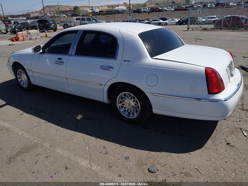 2001 Lincoln Town Car Executive