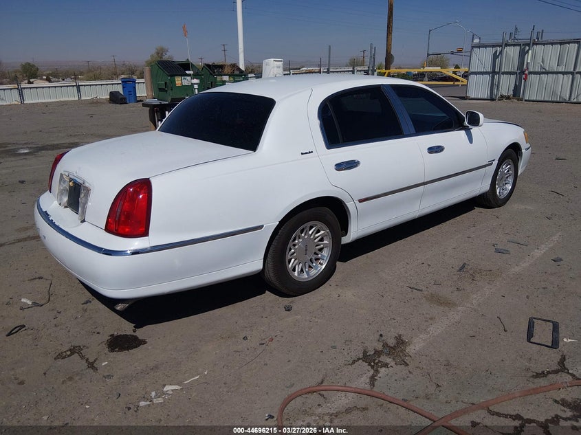 2001 Lincoln Town Car Executive