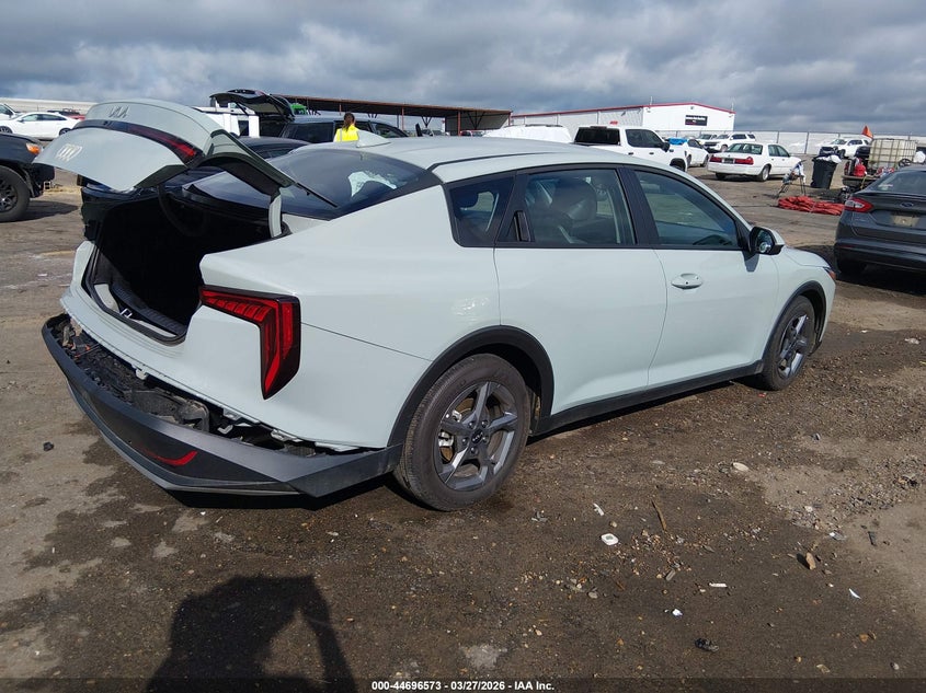 Vin: 3kpft4de8se229373, lot: 45193690, kia k4 lxs 20254
