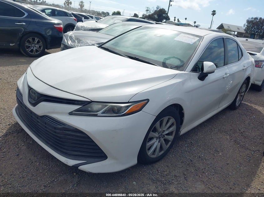 2019 Toyota Camry Le 4T1B11HKXKU768013 photo 1