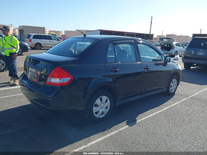 2010 Nissan Versa 1.6 Base