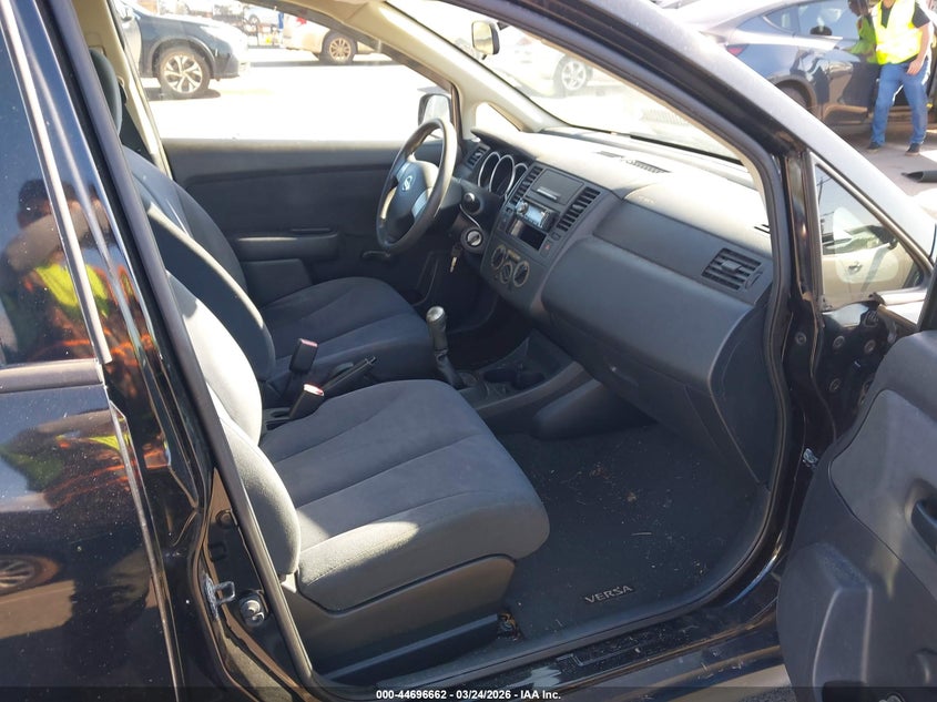 2010 Nissan Versa 1.6 Base