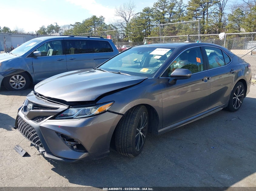 2018 Toyota Camry Se 4T1B11HK0JU609127 photo 1