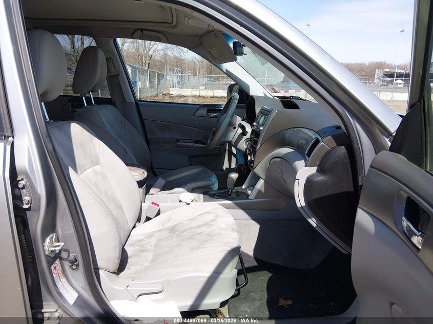 2009 Subaru Forester 2.5 2.5X silver Lot 111044697069 Vin JF2SH63609H735355
