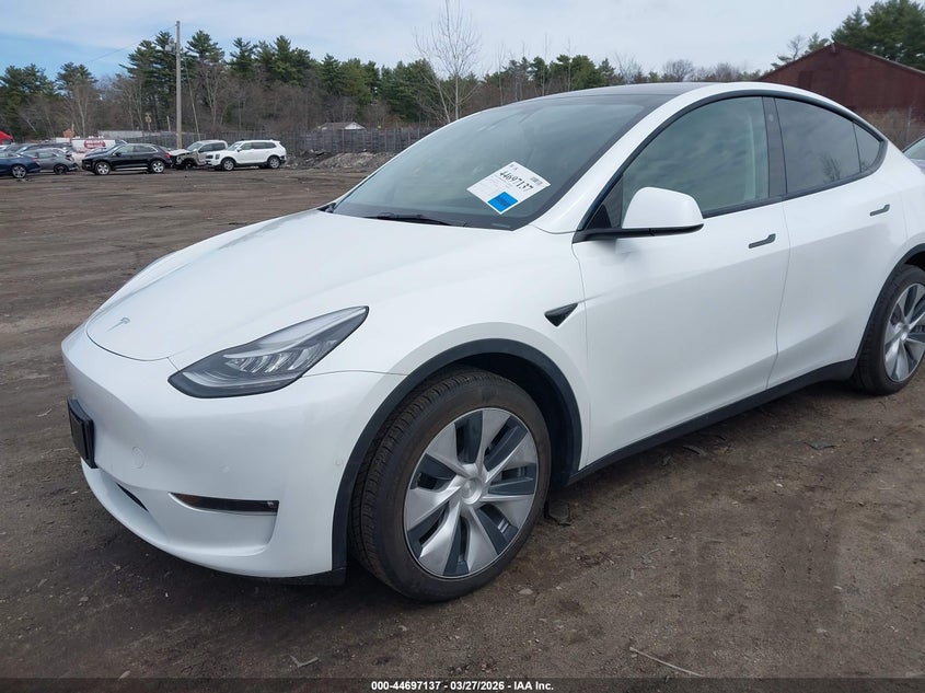 2022 Tesla Model Y Long Range Dual Motor All-Wheel Drive