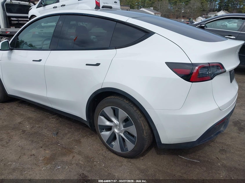 2022 Tesla Model Y Long Range Dual Motor All-Wheel Drive