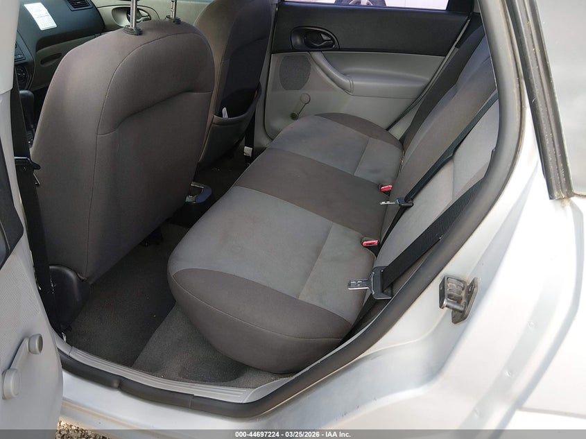 2007 Ford Focus S/Se/Ses VIN: 1FAFP34N37W175224 Lot: 44697224