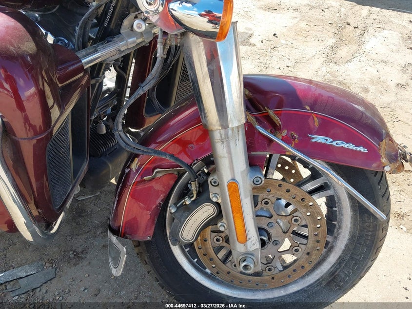 2016 Harley-Davidson Flhtcutg Tri Glide Ultra VIN: 1HD1MAL17GB857982 Lot: 44697412