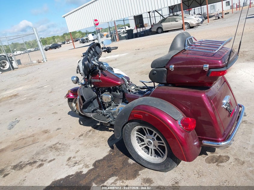2016 Harley-Davidson Flhtcutg Tri Glide Ultra
