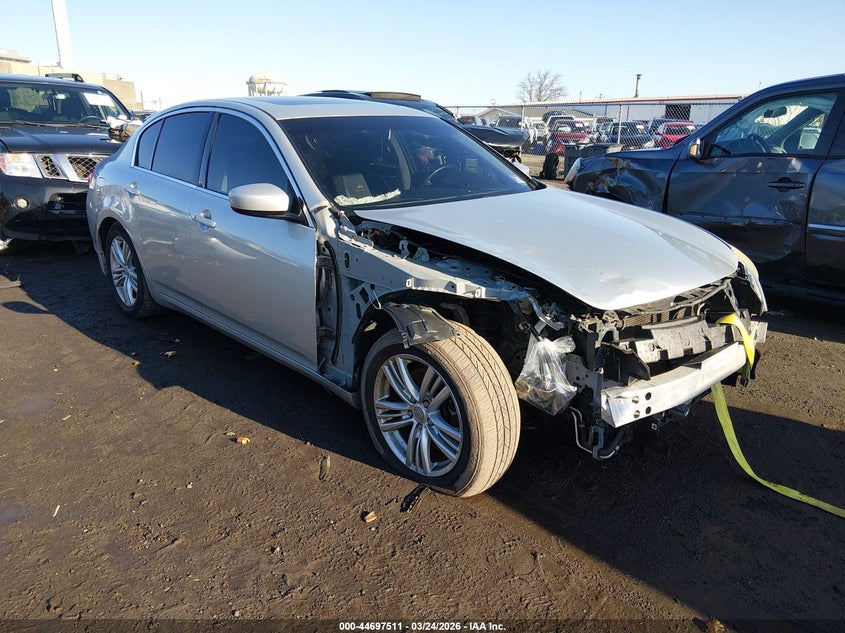 2013 INFINITI G37X