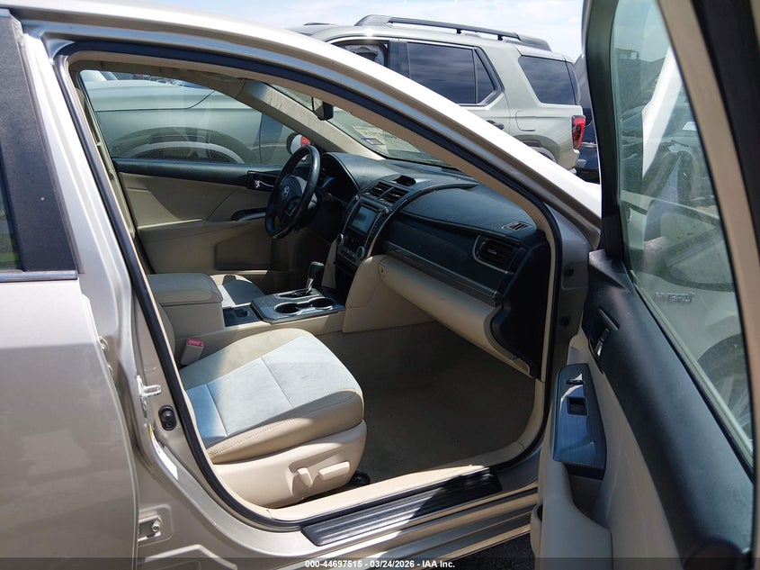 2013 Toyota Camry Hybrid Xle