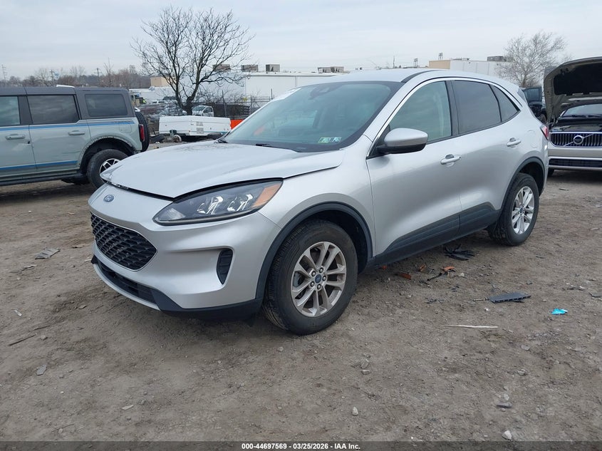 2020 Ford Escape Se