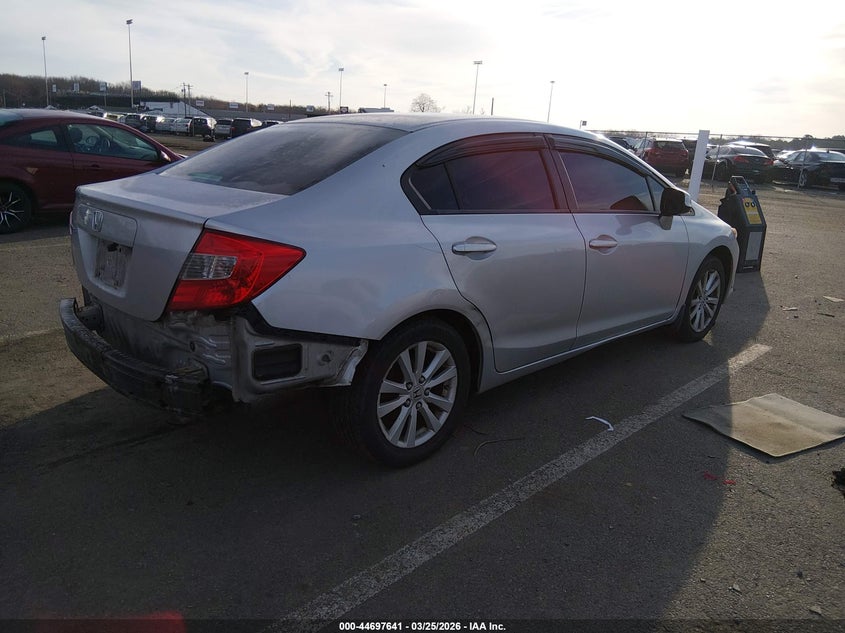19XFB2F96CE041802 2012 Honda Civic 1.8 Ex-L silver