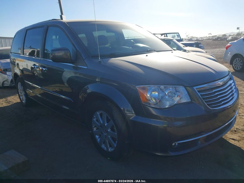 2016 CHRYSLER TOWN & COUNTRY auction photo 1