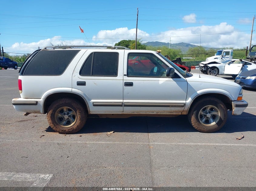 1998 Chevrolet Blazer Lt VIN: 1GNCS13W9W2120381 Lot: 44697684