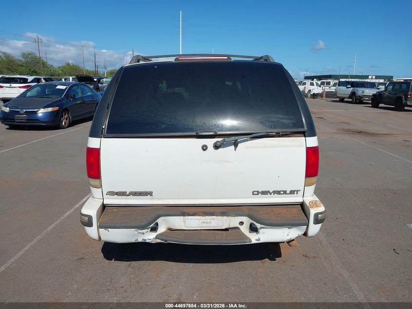 1998 Chevrolet Blazer Lt VIN: 1GNCS13W9W2120381 Lot: 44697684