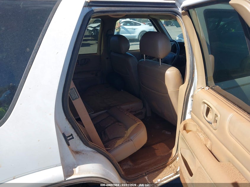 1998 Chevrolet Blazer Lt VIN: 1GNCS13W9W2120381 Lot: 44697684