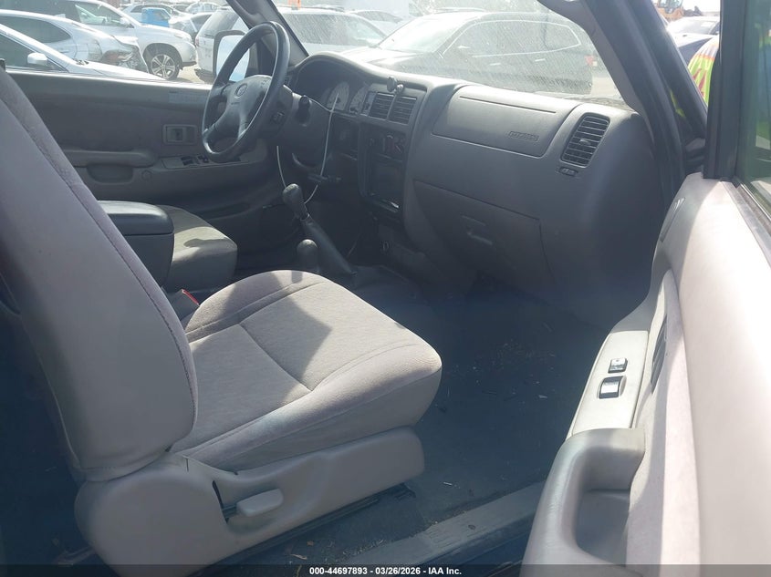 2004 Toyota Tacoma Base V6