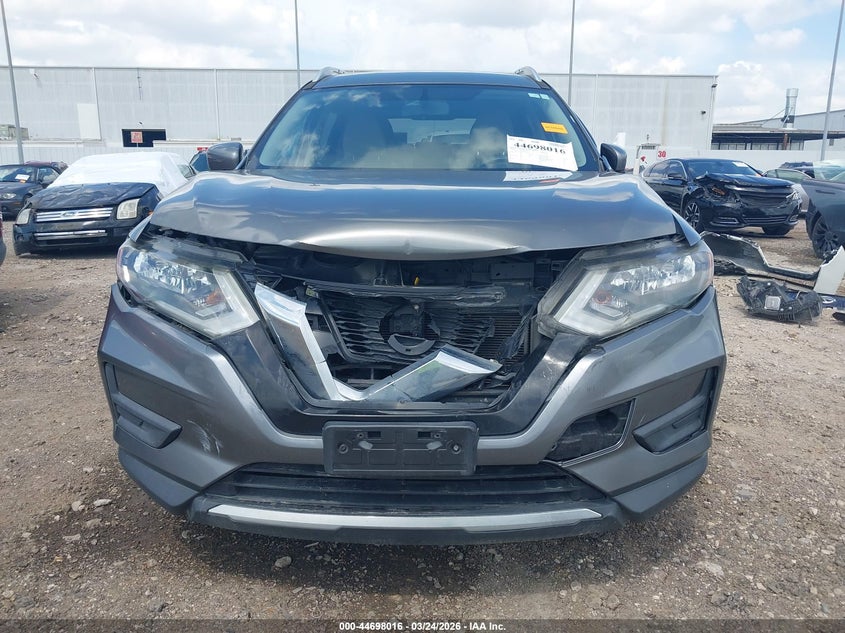 2017 NISSAN ROGUE SV — Photo 12