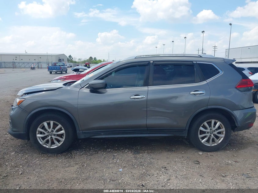 2017 NISSAN ROGUE SV — Photo 14