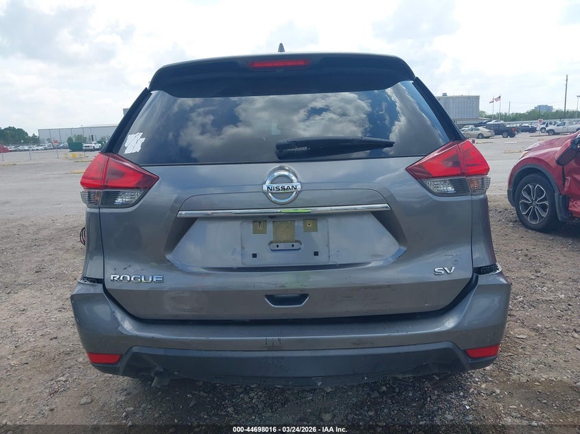 2017 NISSAN ROGUE SV — Photo 16