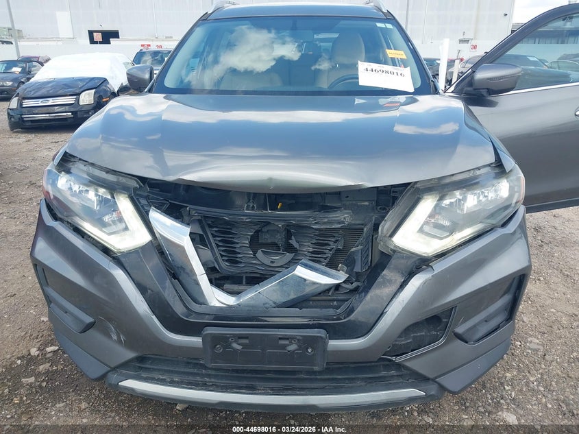 2017 NISSAN ROGUE SV — Photo 6