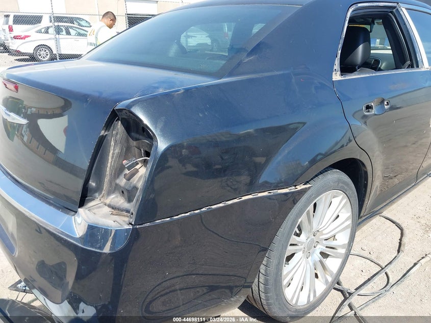 2011 Chrysler 300C VIN: 2C3CA6CT0BH560669 Lot: 44698111