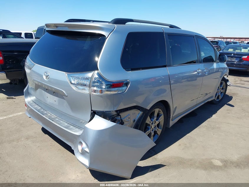 2016 Toyota Sienna Se
