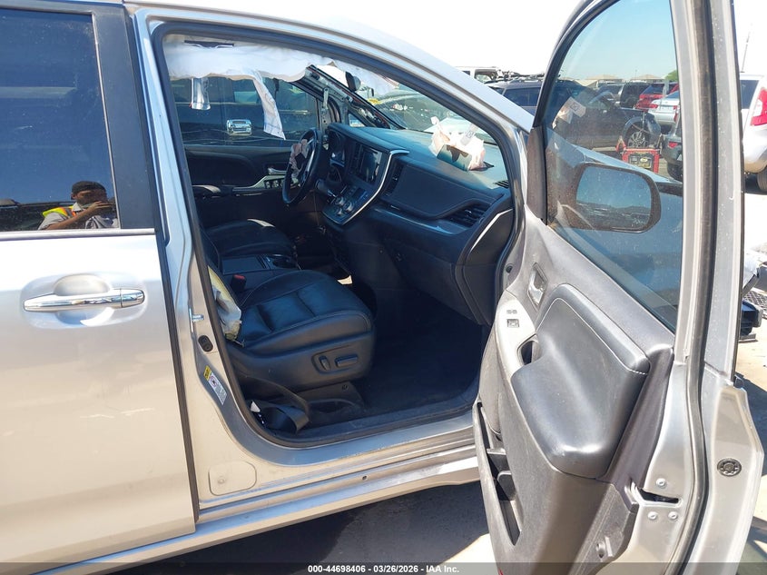 2016 Toyota Sienna Se