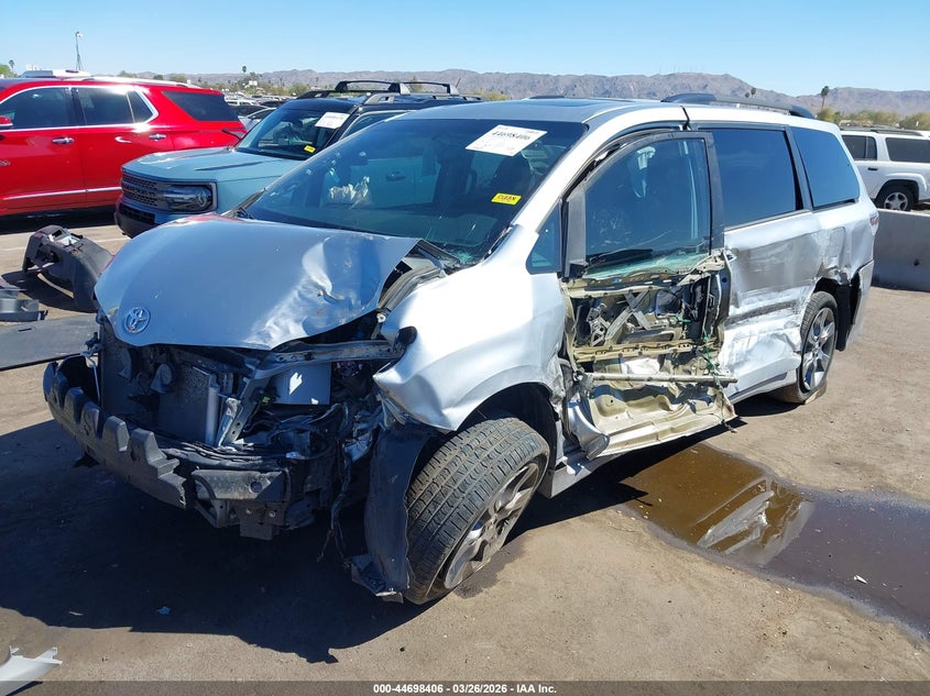2016 Toyota Sienna Se