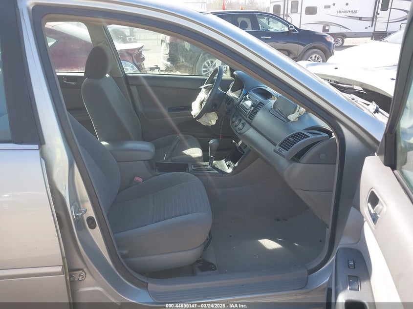 2005 Toyota Camry Le