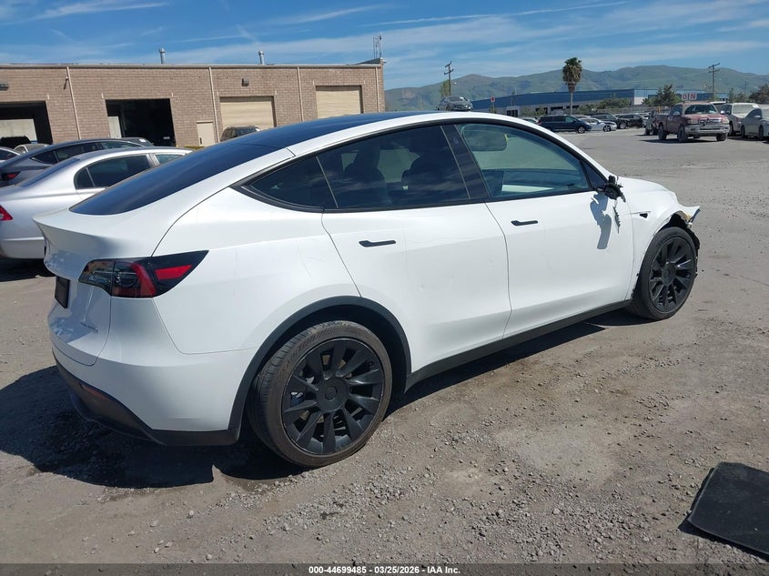 2023 Tesla Model Y Awd/Long Range Dual Motor All-Wheel Drive