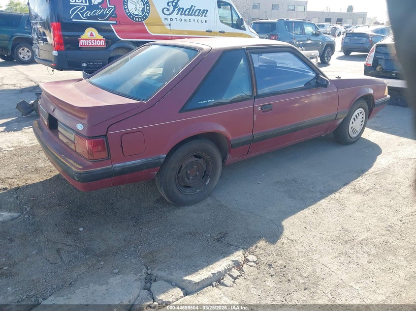 1989 FORD MUSTANG auction photo 4