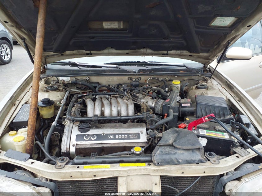 1998 Infiniti I30 Standard/Touring VIN: JNKCA21A2WT621565 Lot: 44699510