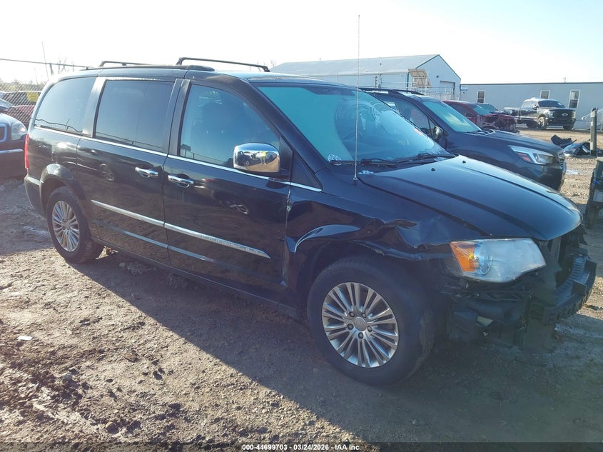 2015 Chrysler Town & Country Touring-L