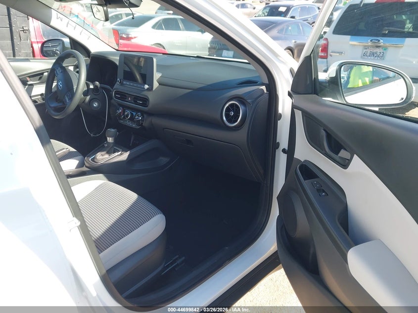 2023 Hyundai Kona Se