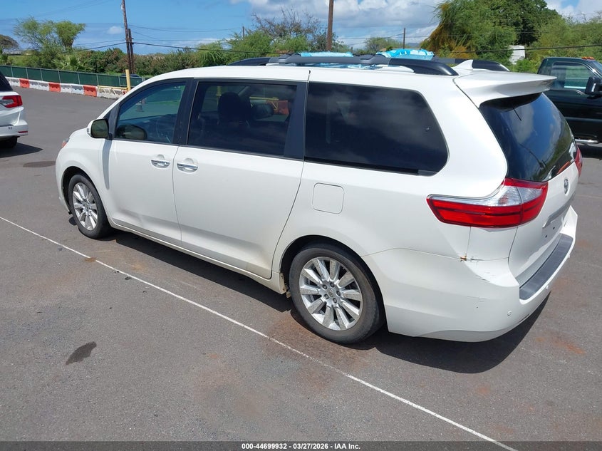 2017 TOYOTA SIENNA auction photo 3