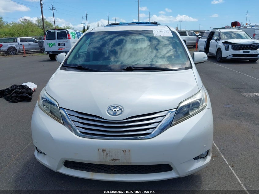 2017 TOYOTA SIENNA auction photo 6